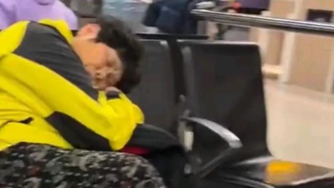 林丹8岁儿子去西班牙学网球媳妇和婆婆陪读自己在家舒服了(图4)