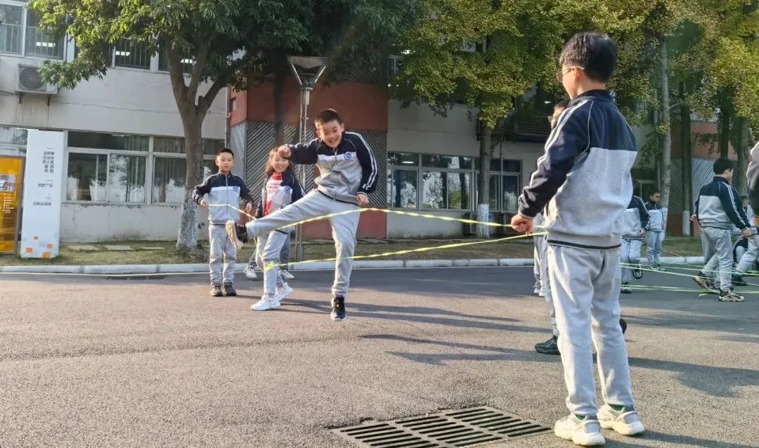 常练常赛常运动畅享快乐在校园！(图1)