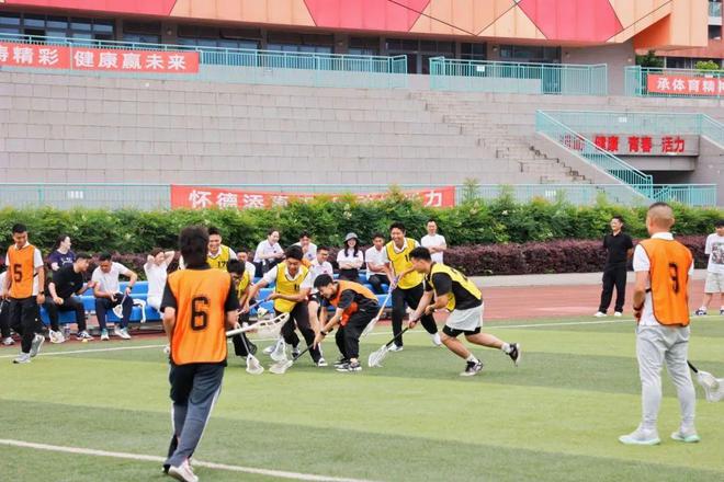 新兴运动进校园：四川省体育教师棍网球教学在乐山嘉祥举行(图4)