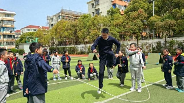 “人人都是体育工作者” 上海打造高素质体育师资队伍(图1)