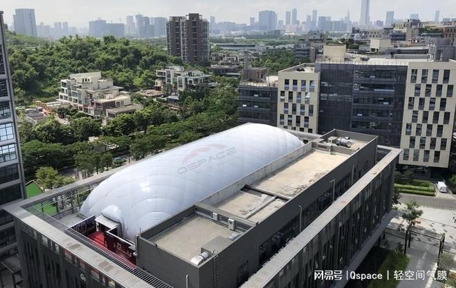 屋顶气膜网球馆：城市上空的运动新地标—轻空间