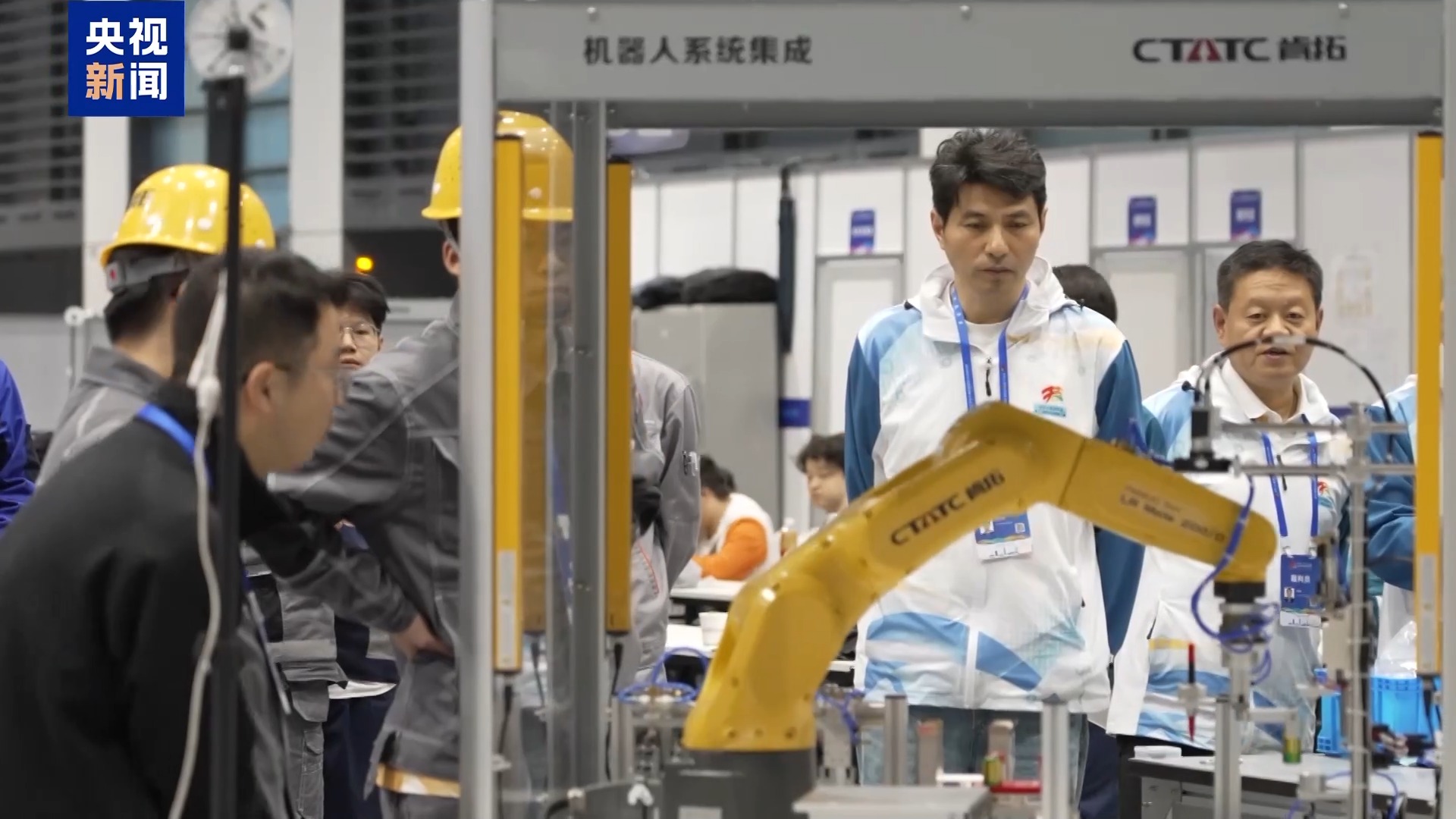 全国技能大赛炫“科技范儿” 机器人“管家”现场上岗(图7)