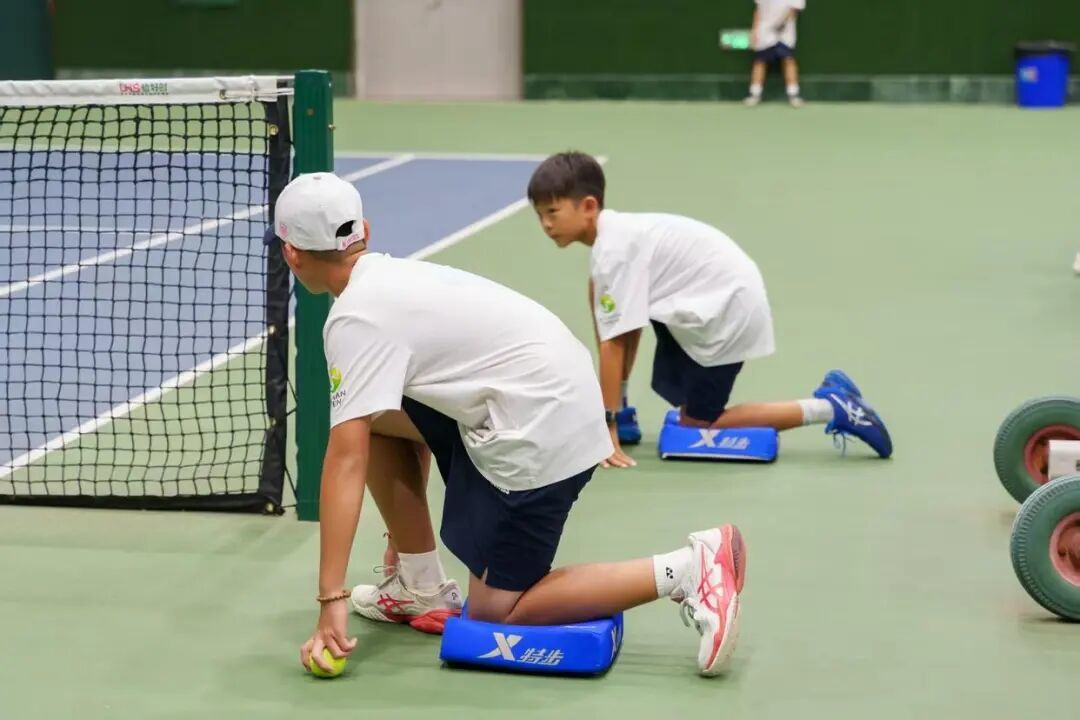男子连续参与8届武网：从当球童到培训师 靠网球考上大学(图5)