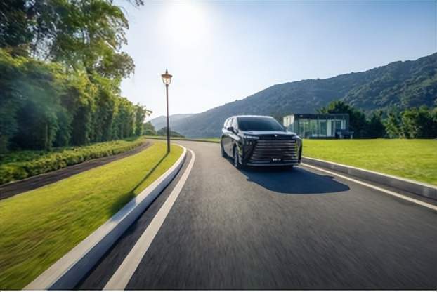 盛宴启幕引期待 东风风行亮相武汉网球公开赛(图2)