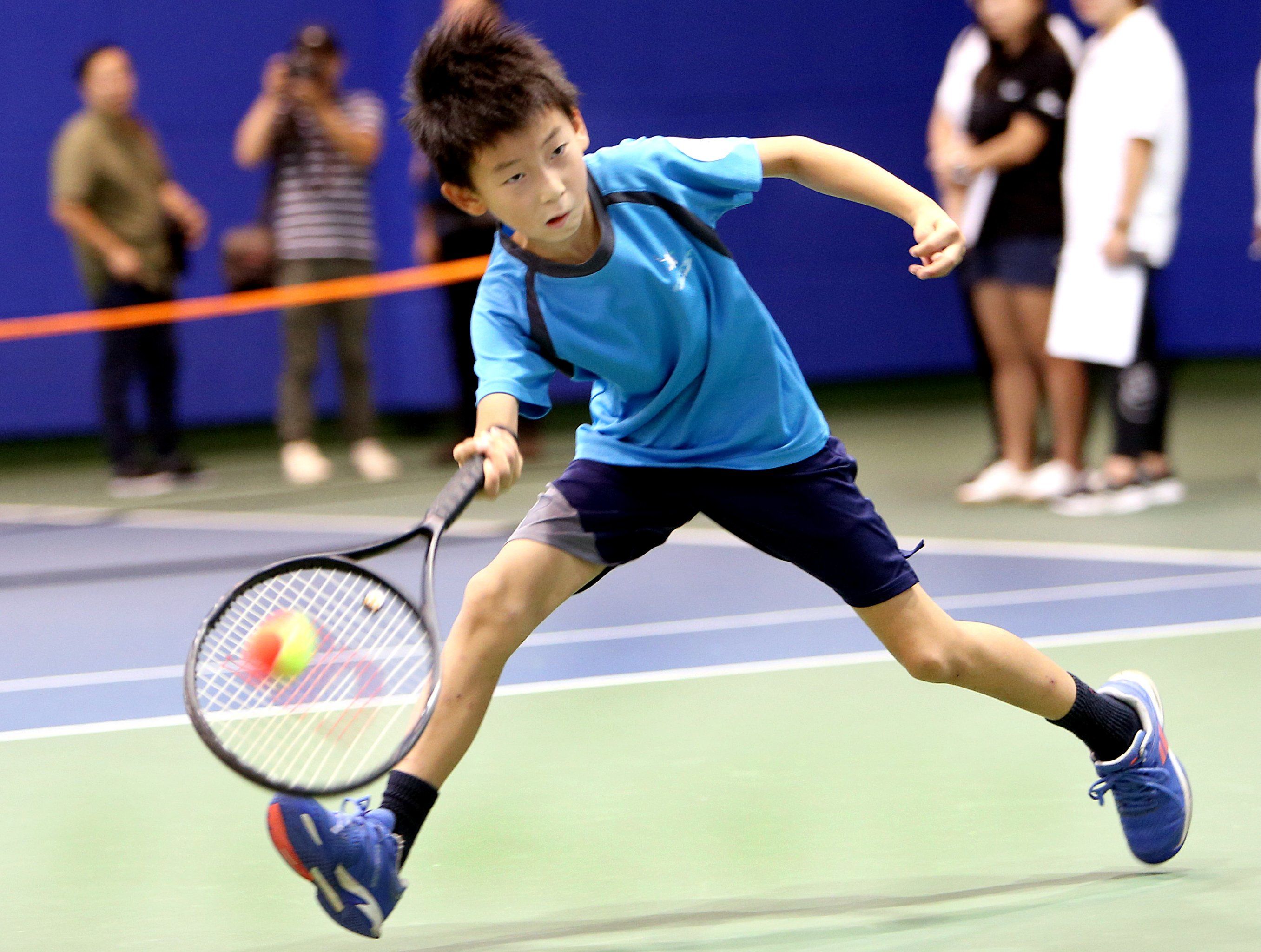 深圳孩子体验郑洁网球课