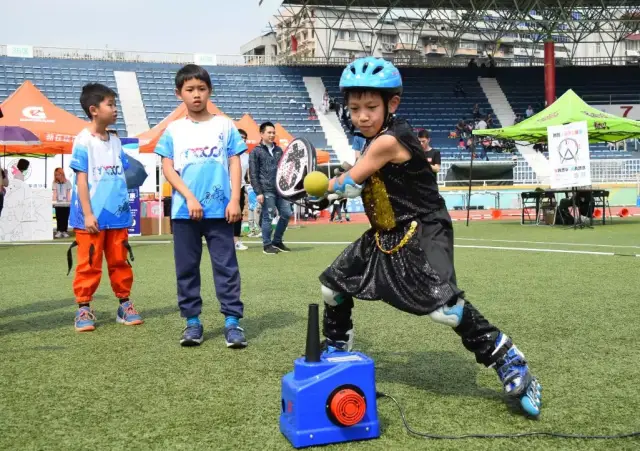 他们接力给康复机器人“提智”