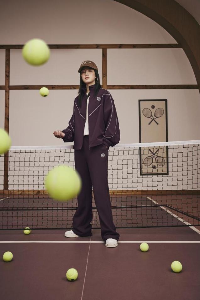 国货品牌助力顶级网球赛事：鸿星尔克成为2025WTA年终总决赛官方赞助商(图7)