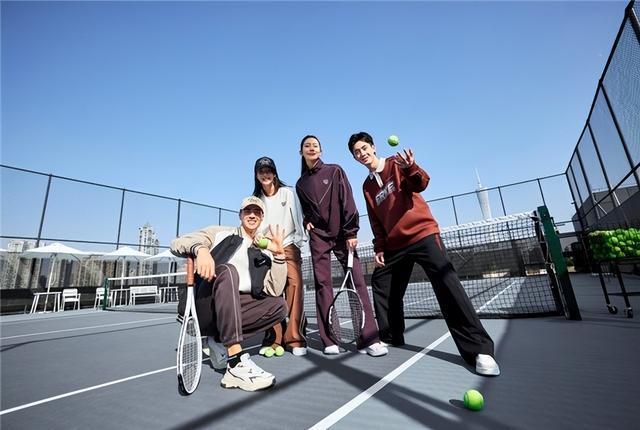 国货品牌助力顶级网球赛事：鸿星尔克成为2025WTA年终总决赛官方赞助商(图6)