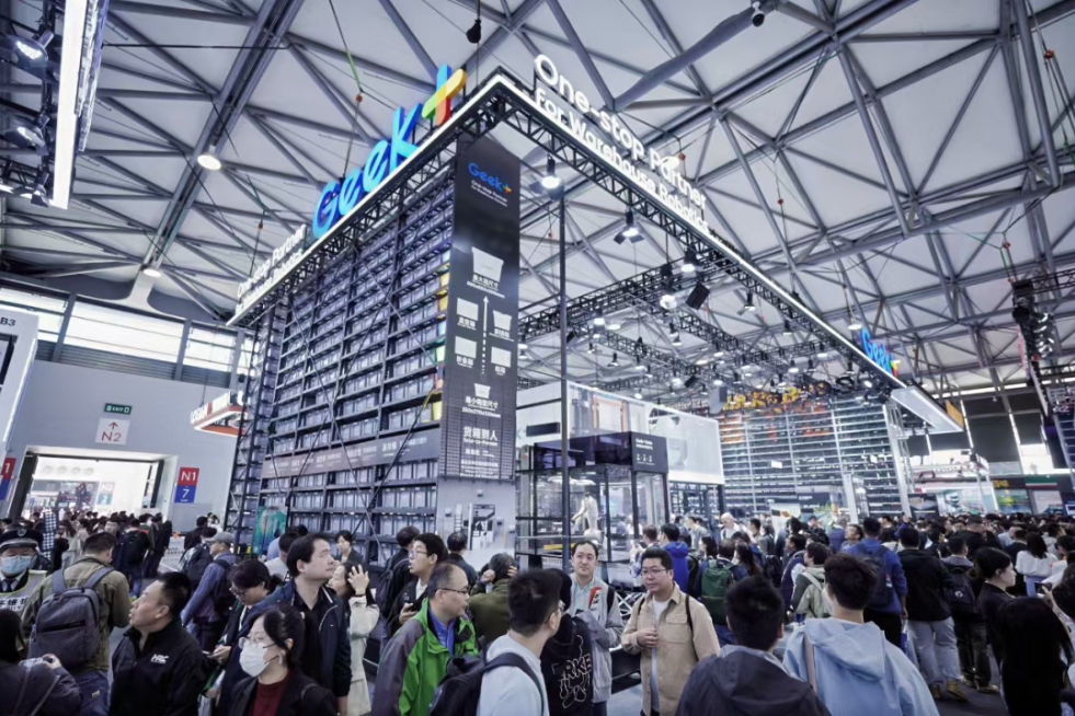 CeMAT 重磅 极智嘉发布具身智能新作 引领全流程无人仓新纪元(图1) CeMAT 重磅 极智嘉发布具身智能新作 引领全流程无人仓新纪元(图1)