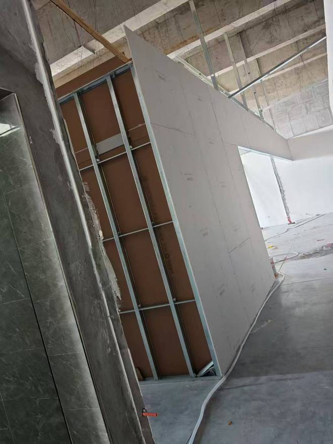 重庆格力空调标杆工程落地！财进电器助力渝北网球馆智造舒适空间(图4)