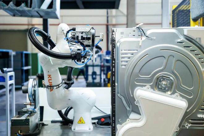 美的“喊话”互联网对手