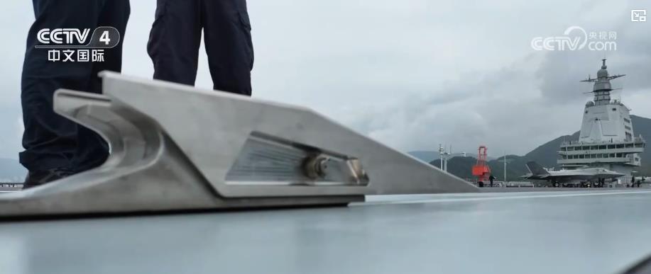 大国重器砺剑深蓝 福建舰首次海上训练彰显硬核实力(图2)