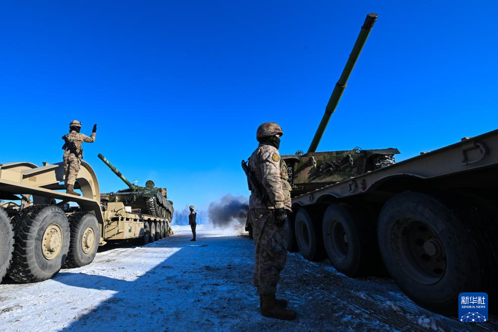 全军部队开展新年度军事训练(图3)