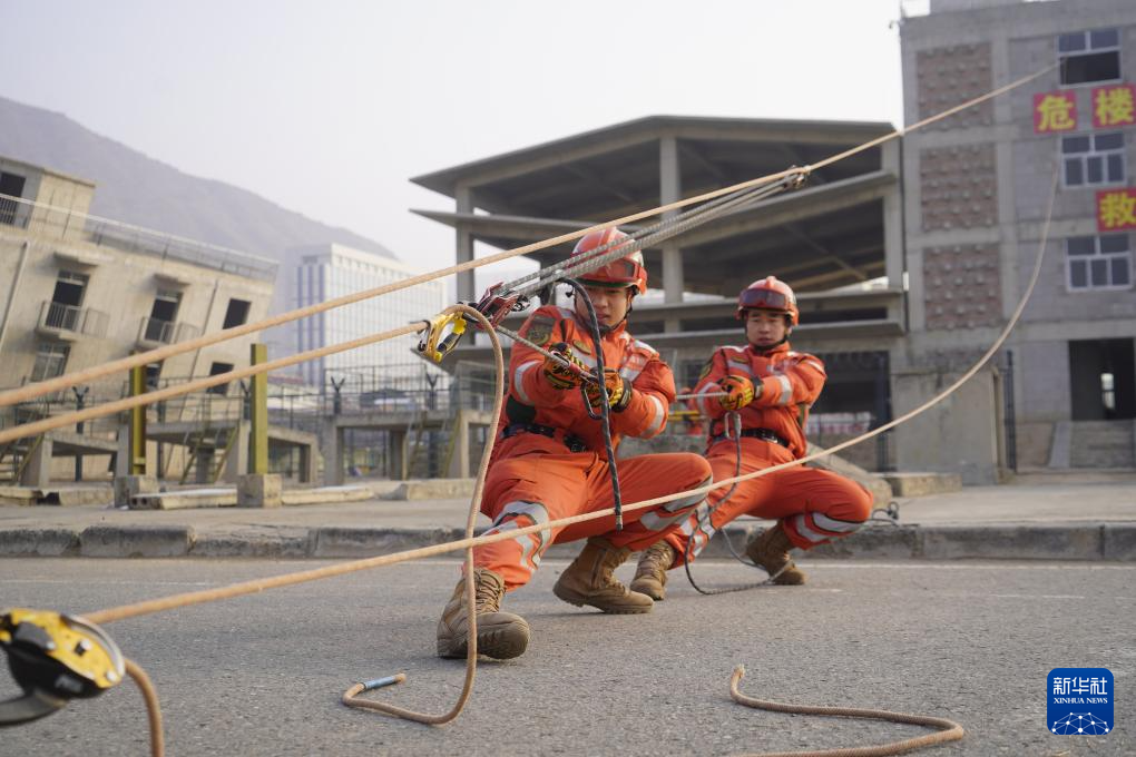 全军部队开展新年度军事训练(图4)