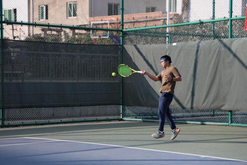 学校举办2025年教职工网球单项赛(图2)