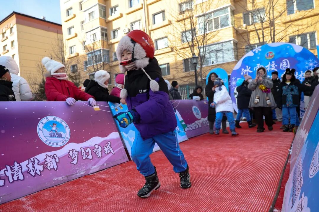 【冰天雪地也是金山银山】“打出溜滑”滑出文旅新高度(图3)