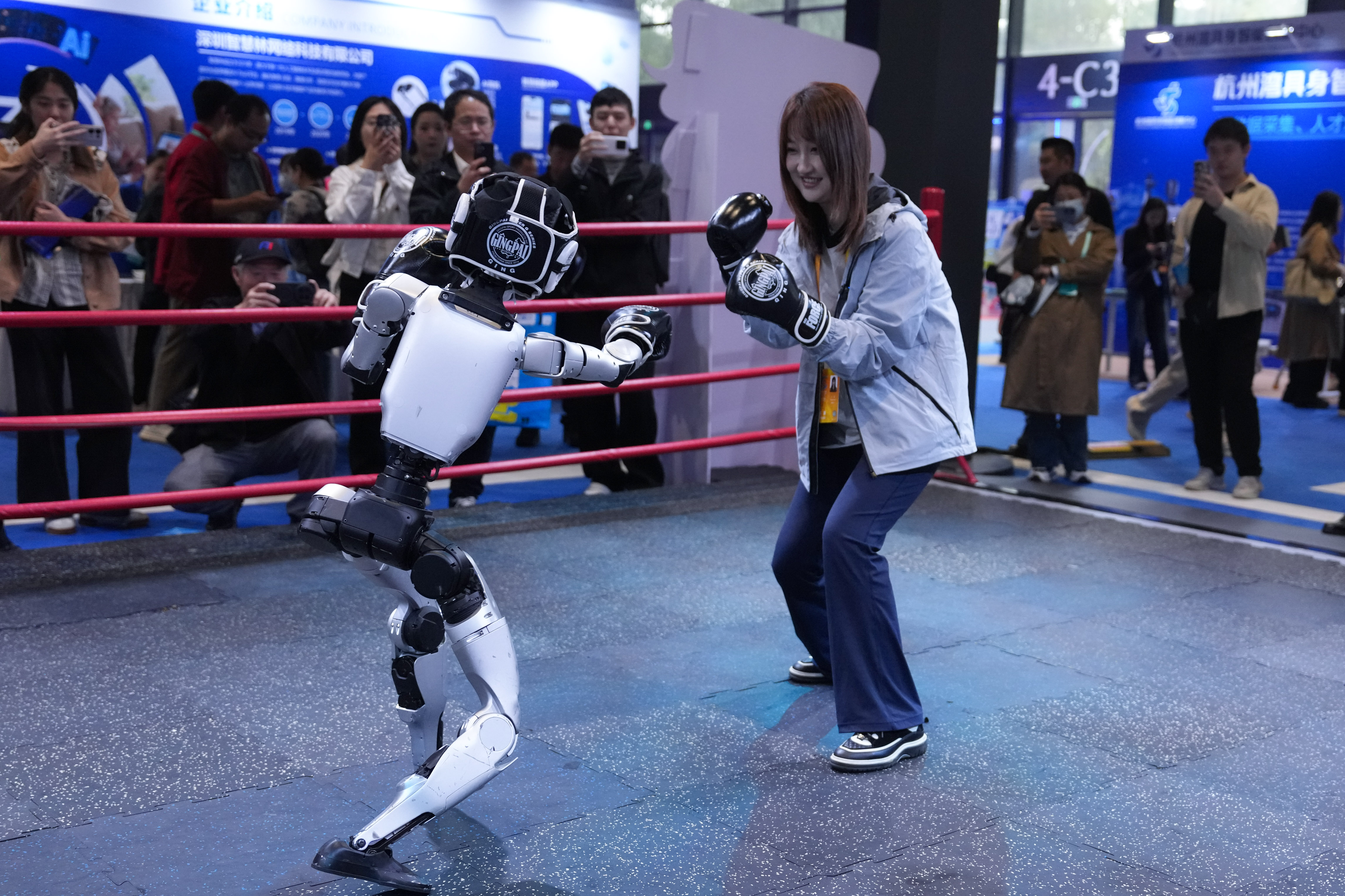 会交流、能干活的机器人是怎样“练”成的？(图5)