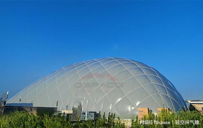 上海爱琴海屋顶双子气膜馆正式亮相城市新地标—轻空间