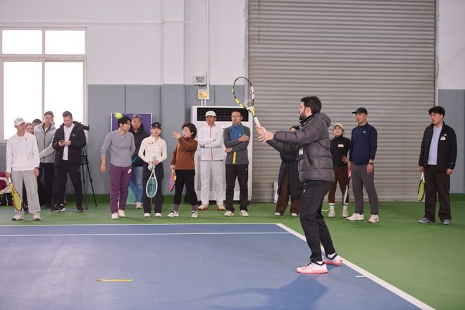 西班牙纳达尔网球学院首次落地苏州 举办网球训练营(图2)