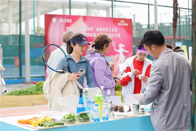 “享青春·我乐意”2026“五粮液杯”成都第十五届女子网球公开赛暨女子匹克球公开赛盛大启幕(图5)