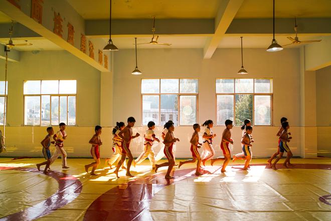 2亿青少年“动起来”校园体育培训有了大机会(图2)