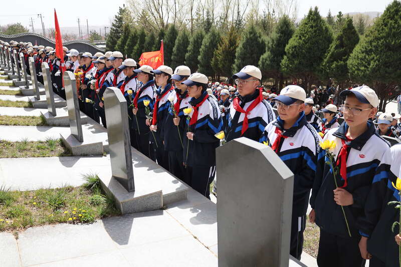 “长征路”常走常新 宁夏固原连续31年组织师生徒步百里祭英烈(图10)
