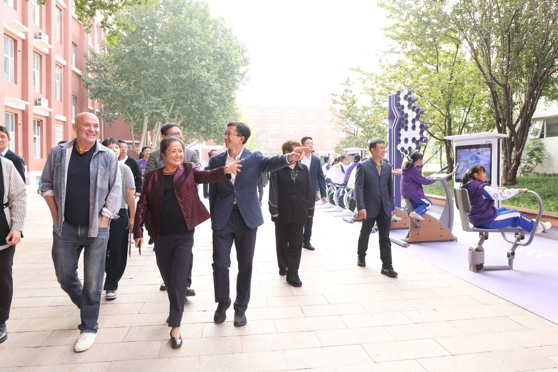 鲟游·村兴·芦变·港通·城绿·水清 长江大保护的荆州实践