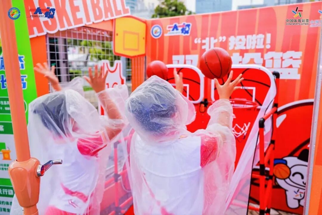 一人一技燃动天一广场免费体育培训带市民动起来(图2)