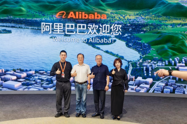 校企握手智变产教融合向新：哈尔滨剑桥学院密集联动头部企业(图3)