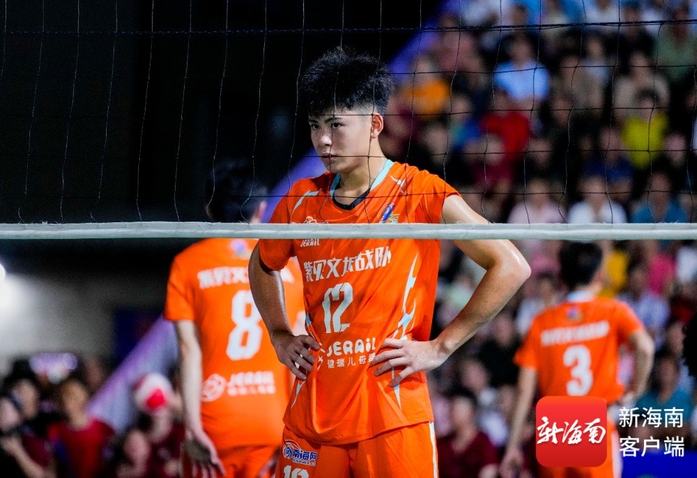 从替补到主攻16岁“小盖哥”两年三级跳闪耀赛场海南“村VA”(图5)
